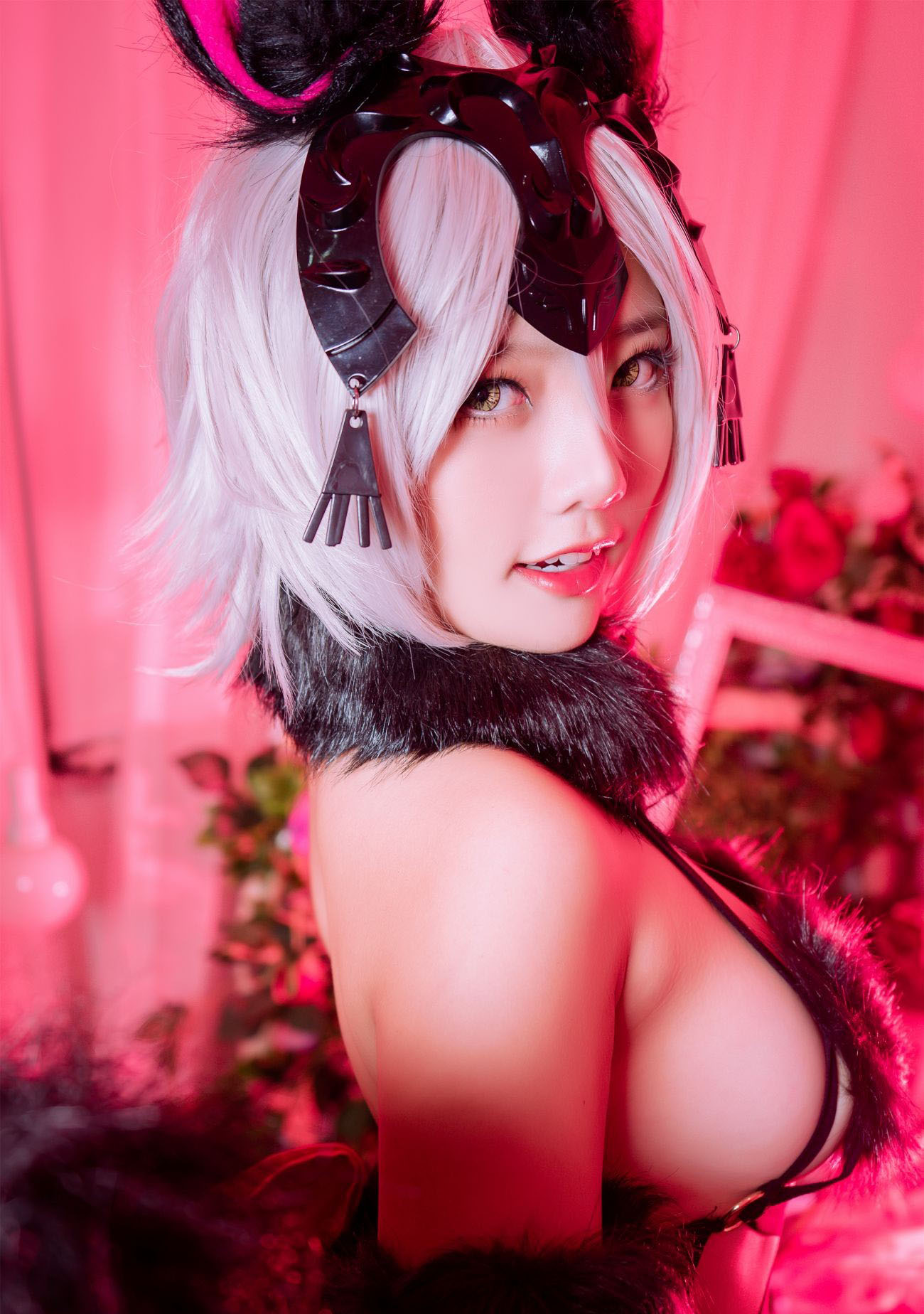 小黑猫 Messie Huang Jeanne Alter Wolf