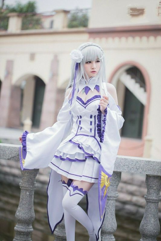 可爱的cosplay女孩