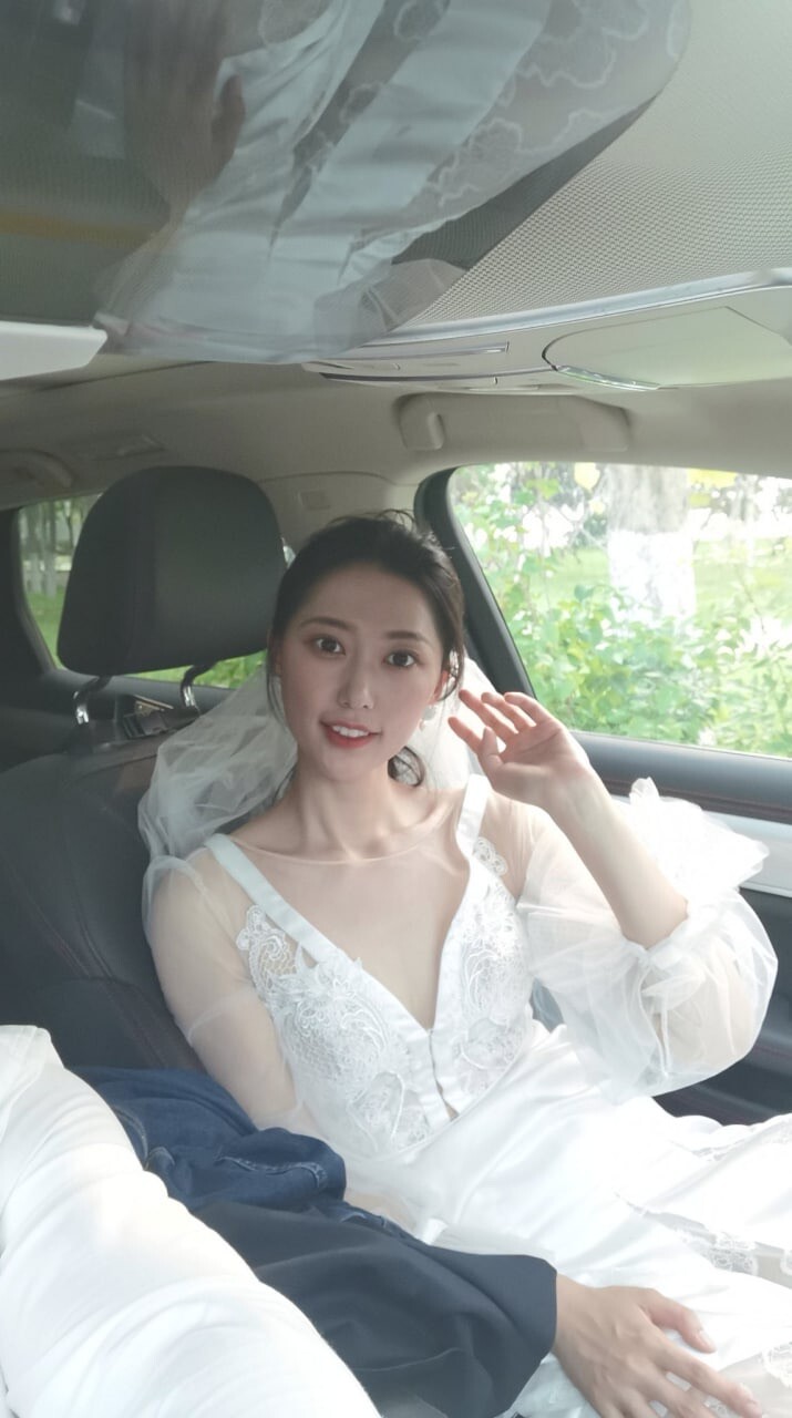 穿着洁白婚纱的清纯反差婊妹儿（二）