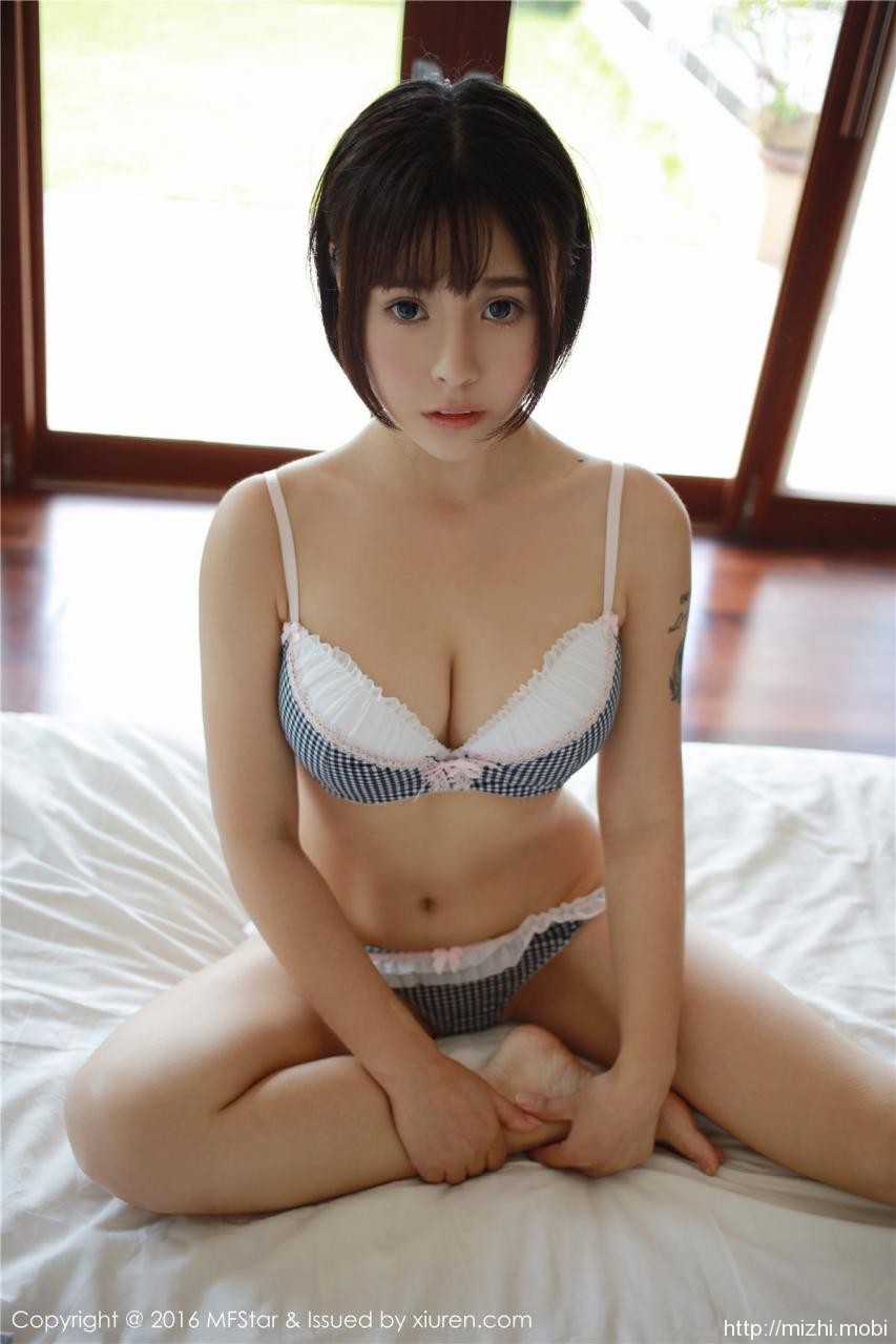 童颜巨乳美女艾莉大胆着装高清套图